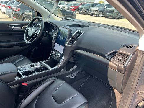 Used 2022 Ford Edge Titanium AWD/4WD image 27