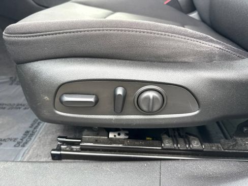 Used 2023 Chevrolet Malibu LT FWD image 16
