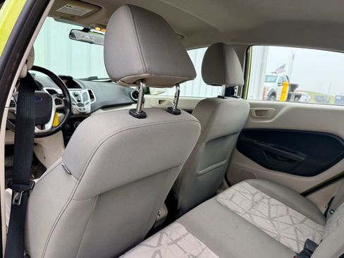 Used 2013 Ford Fiesta SE image 12