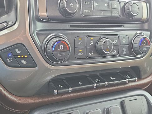 Used 2014 Chevrolet Silverado 1500 High Country w/ High Country Premium Package image 18