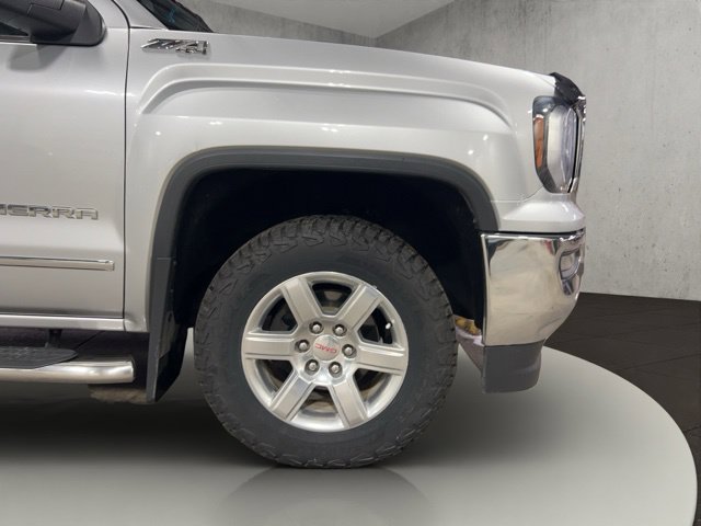 Used 2018 GMC Sierra 1500 SLT w/ SLT Preferred Package AWD/4WD image 28