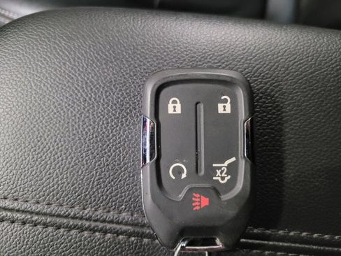 Used 2024 GMC Terrain SLT image 32