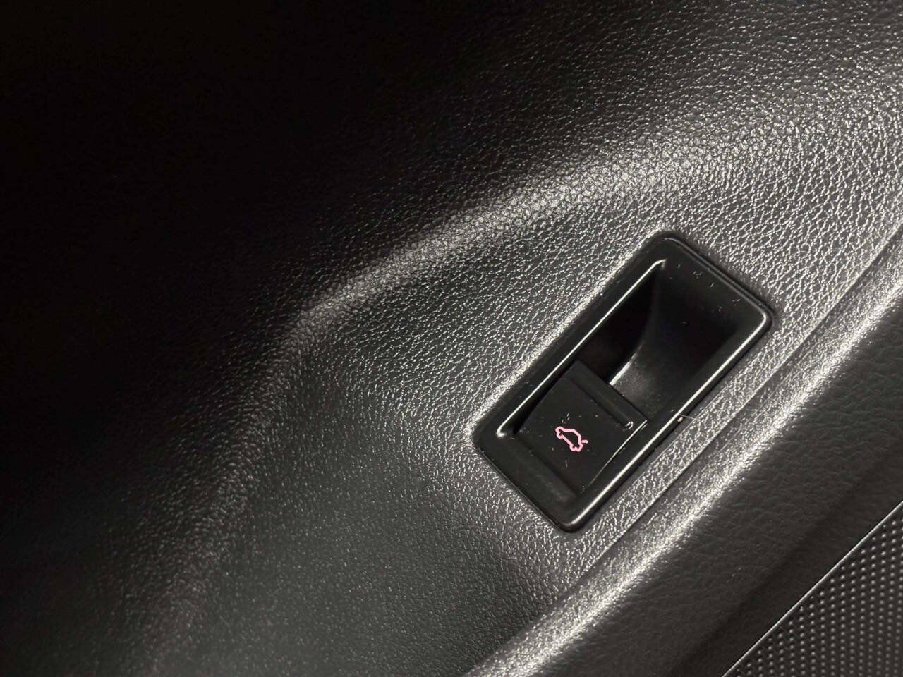 Used 2016 Volkswagen Jetta SEL FWD image 31