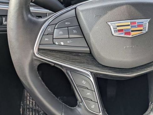 Used 2020 Cadillac XT5 Premium Luxury FWD image 17