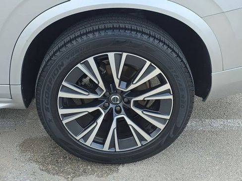 Used 2021 Volvo XC90 T5 Momentum w/ Protection Package Premier FWD image 35