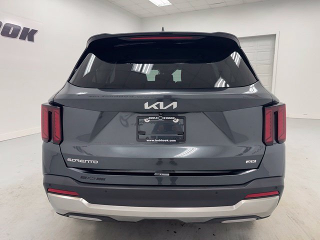 Used 2024 Kia Sorento S AWD/4WD image 6