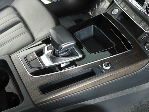 Used 2023 Audi Q5 2.0T Premium w/ Convenience Package image 15