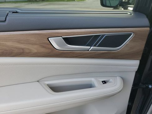 Certified 2024 Volkswagen Atlas SE FWD image 19