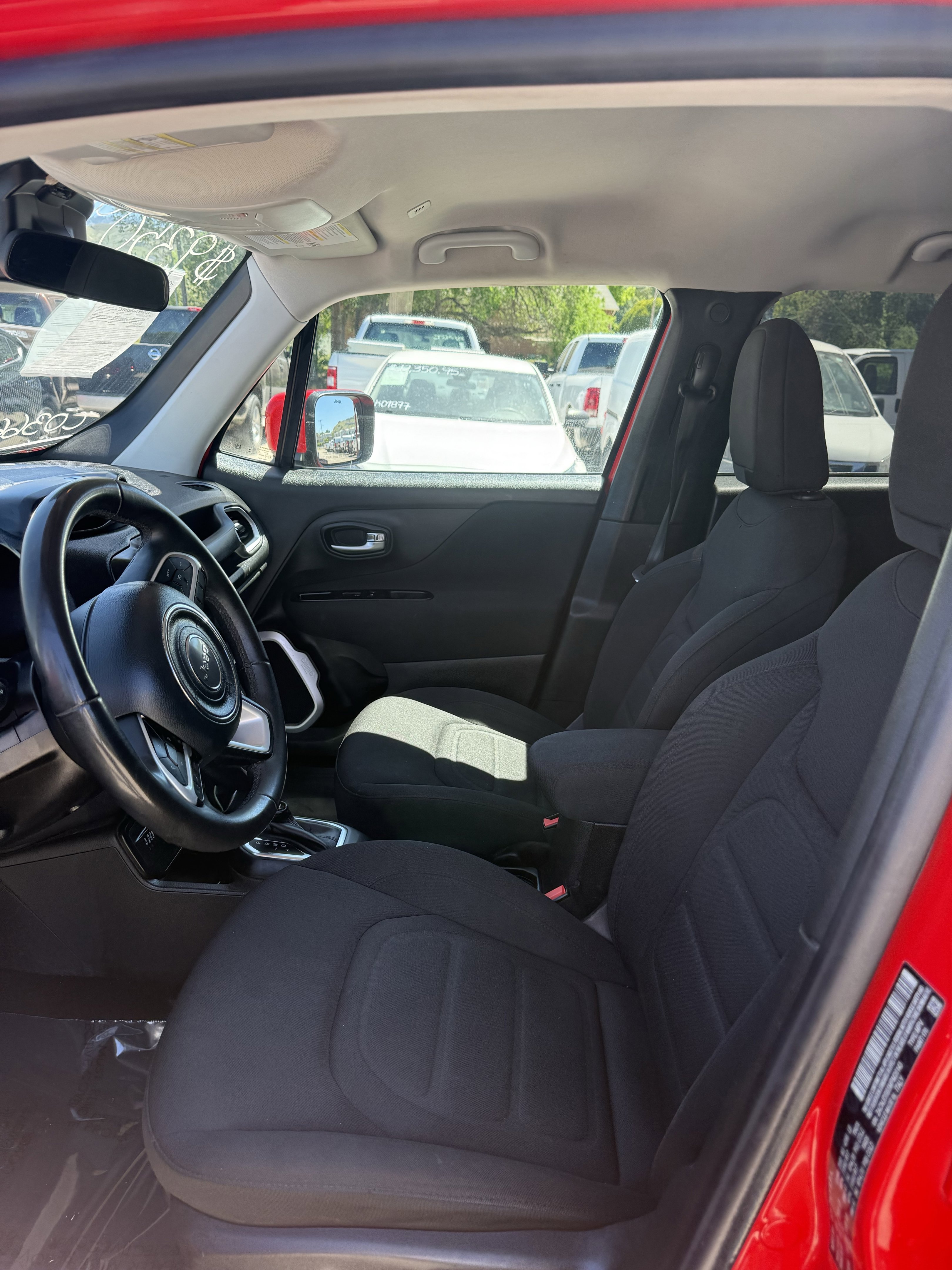Used 2021 Jeep Renegade Latitude AWD/4WD image 12