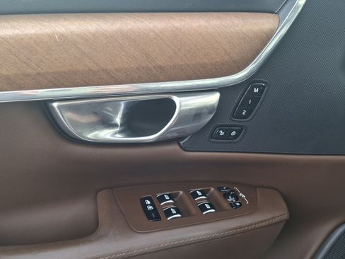 Used 2018 Volvo S90 T6 Inscription w/ Luxury Package AWD/4WD image 17