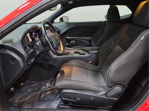 Used 2020 Dodge Challenger SXT image 10
