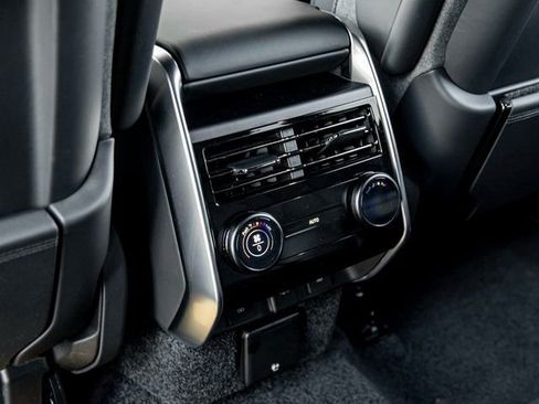 Used 2024 Land Rover Range Rover SV image 23