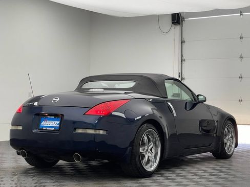 Used 2007 Nissan 350Z Touring RWD image 7