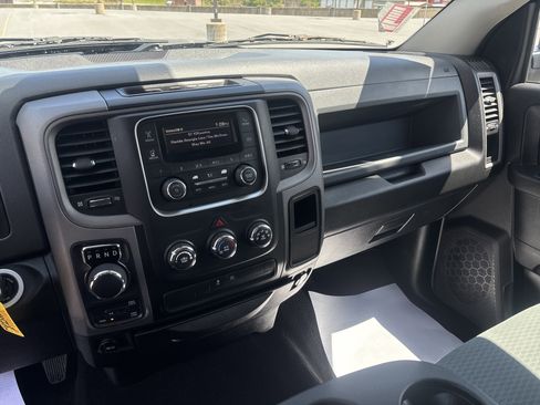 Used 2018 RAM 1500 Express AWD/4WD image 22