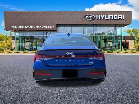 New 2025 Hyundai Elantra SEL image 5