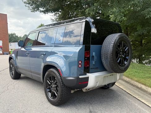 Used 2020 Land Rover Defender 110 SE image 10