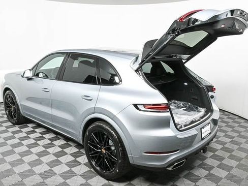 Certified 2025 Porsche Cayenne image 32