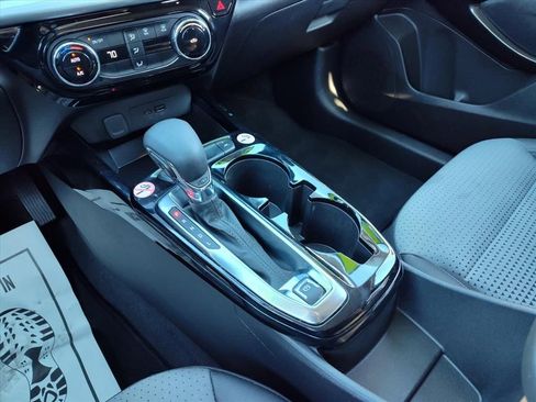 Certified 2025 Chevrolet Trax LT image 20