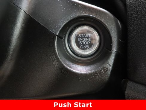 Used 2023 Jeep Renegade Latitude w/ Sun & Fun Group image 17