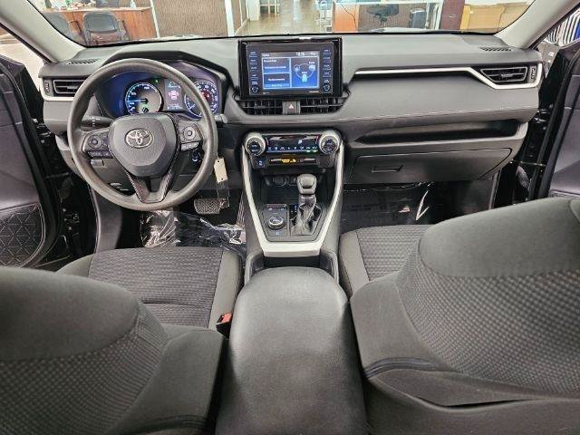 Used 2021 Toyota RAV4 LE AWD/4WD image 10