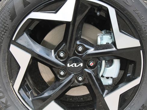 New 2026 Kia Seltos EX image 17