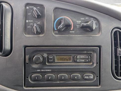 Used 2008 Ford E-150 and Econoline 150 XL RWD image 13