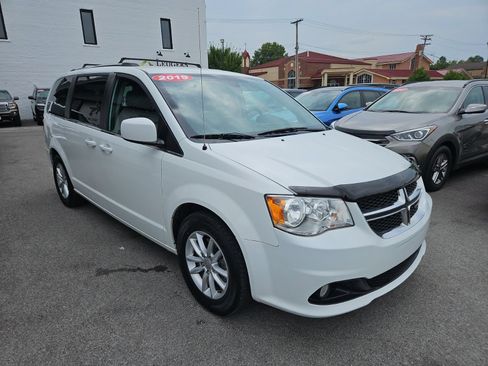 Used 2019 Dodge Grand Caravan SXT FWD image 9
