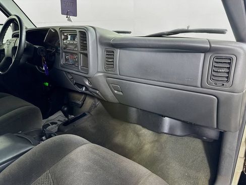 Used 2005 Chevrolet Silverado 1500 LS AWD/4WD image 30