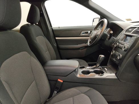 Used 2019 Ford Explorer XLT w/ Class III Trailer Tow Package image 21