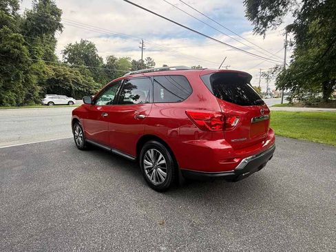 Used 2018 Nissan Pathfinder SV w/ Cargo Package FWD image 4