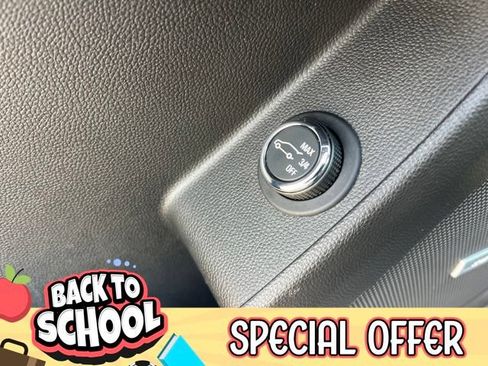 Used 2021 Chevrolet Traverse Premier FWD image 14
