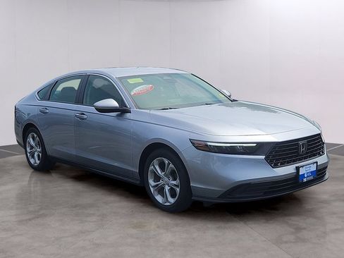 Certified 2023 Honda Accord LX image 3