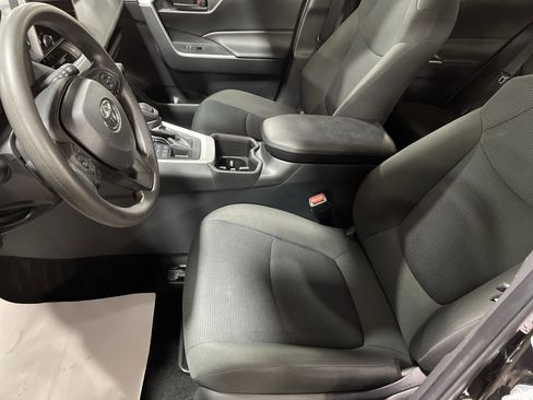 Used 2024 Toyota RAV4 LE image 8