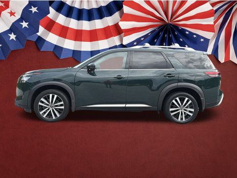 Used 2025 Nissan Pathfinder Platinum w/ Cargo Package AWD/4WD image 23