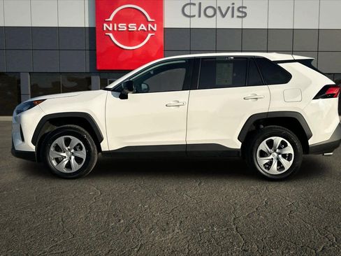 Used 2022 Toyota RAV4 LE image 6