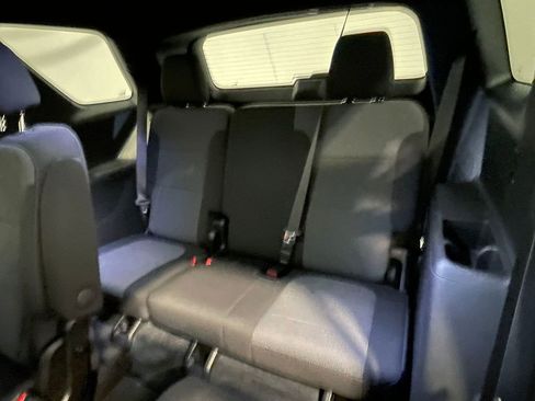 Used 2023 Chevrolet Traverse LT image 18