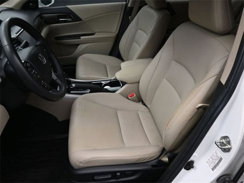 Used 2016 Honda Accord Touring image 33