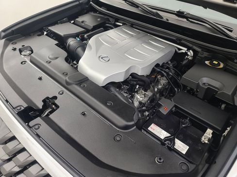 Used 2023 Lexus GX 460 Premium w/ Accessory Package image 44