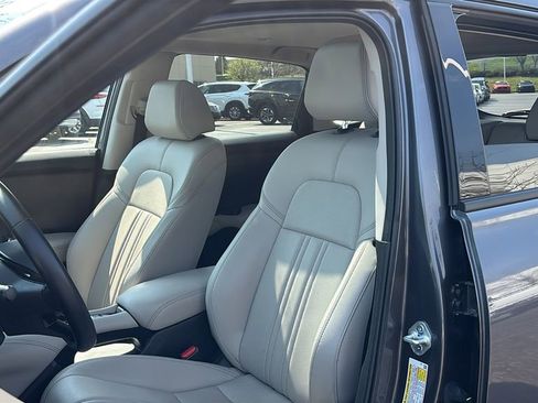 Certified 2025 Honda HR-V EX-L image 10