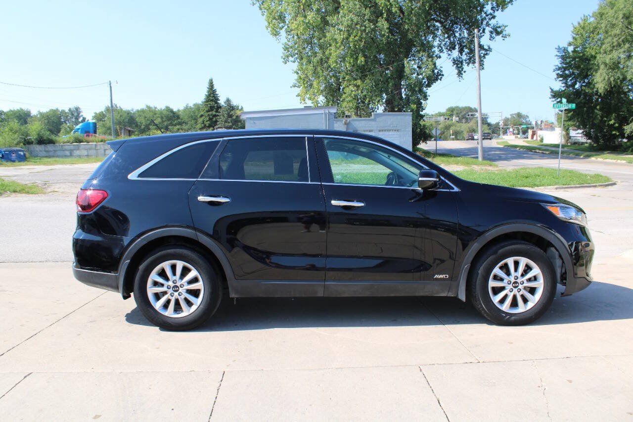 Used 2019 Kia Sorento AWD image 3