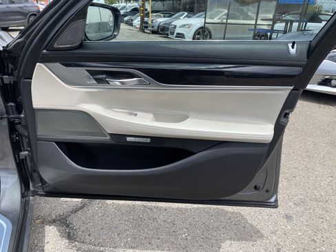 Used 2016 BMW 740i RWD image 32