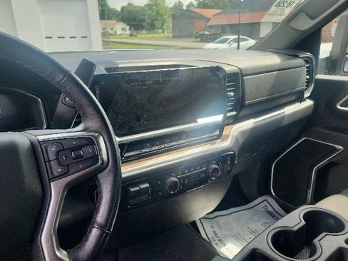 Used 2025 Chevrolet Silverado 2500 LT AWD/4WD image 7