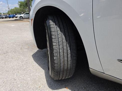 Used 2023 Buick Enclave Essence FWD image 34