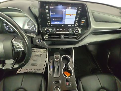 Used 2021 Toyota Highlander XSE AWD/4WD image 11