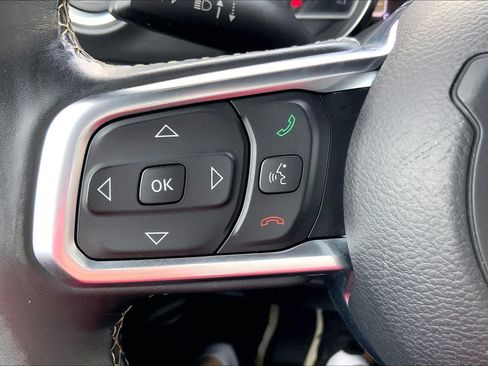 Used 2018 Jeep Wrangler Unlimited Sahara w/ Dual Top Group AWD/4WD image 24