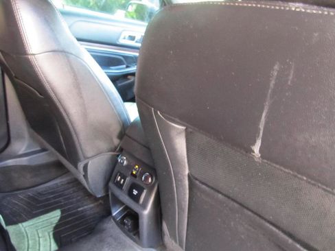 Used 2017 Ford Explorer Limited image 36