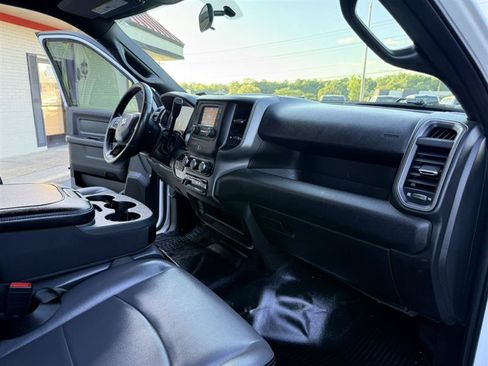 Used 2022 RAM 2500 Tradesman w/ Chrome Appearance Group AWD/4WD image 12
