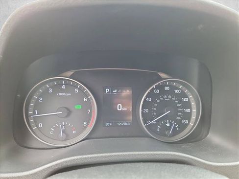 Used 2017 Hyundai Elantra Limited FWD image 19