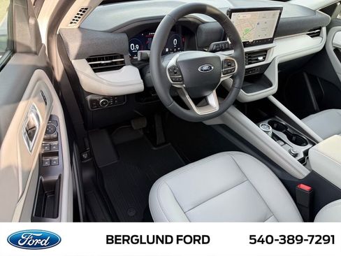 New 2026 Ford Explorer Active w/ Active Comfort Package image 11