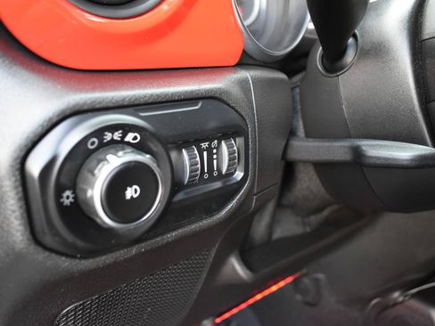 Used 2018 Jeep Wrangler Unlimited Sport AWD/4WD image 39